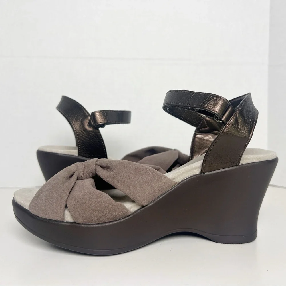 •AKAISHI• Miwa Open Toe Ankle‎ Strap Wedge Sandal in Cocoa Brown Size 6